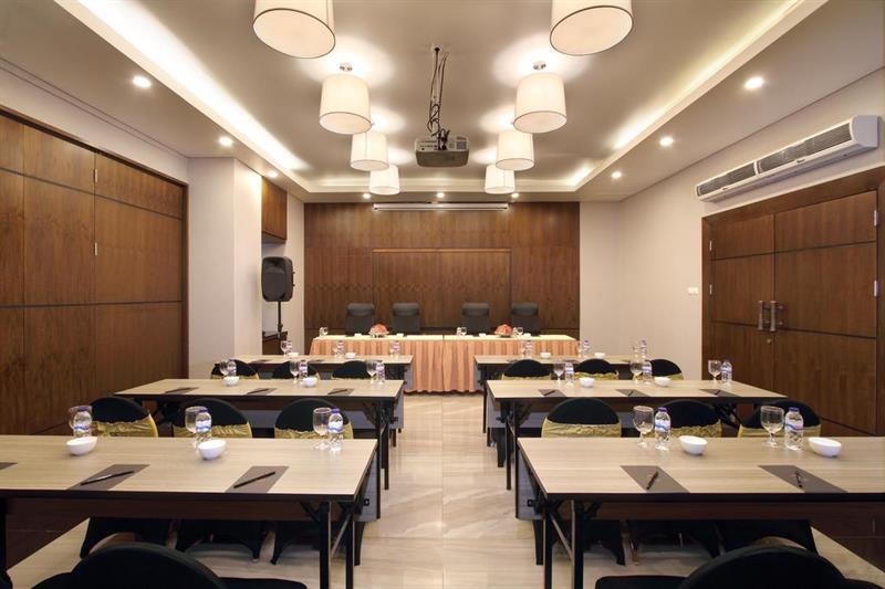 Фото Helios Hotel & Convention