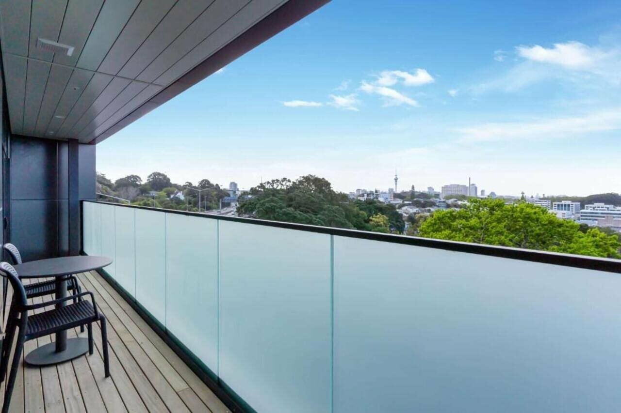 Фото Ramada by Wyndham Newmarket Auckland