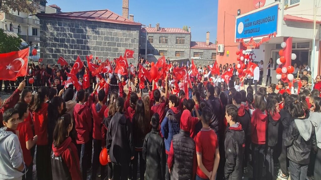 School Kasim Kursunoglu Middle School, Kars, photo