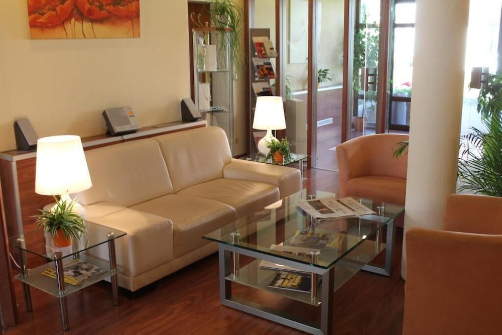 Фото Hotel Flora Stuttgart - Möhringen