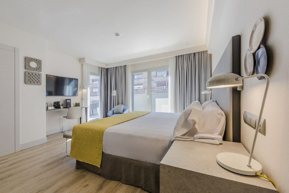 Фото Catalonia Granada Hotel