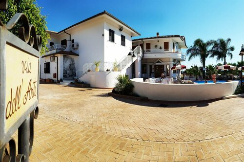 Внешний вид отеля Hotel Baia del Capo в Рикади, фото 1