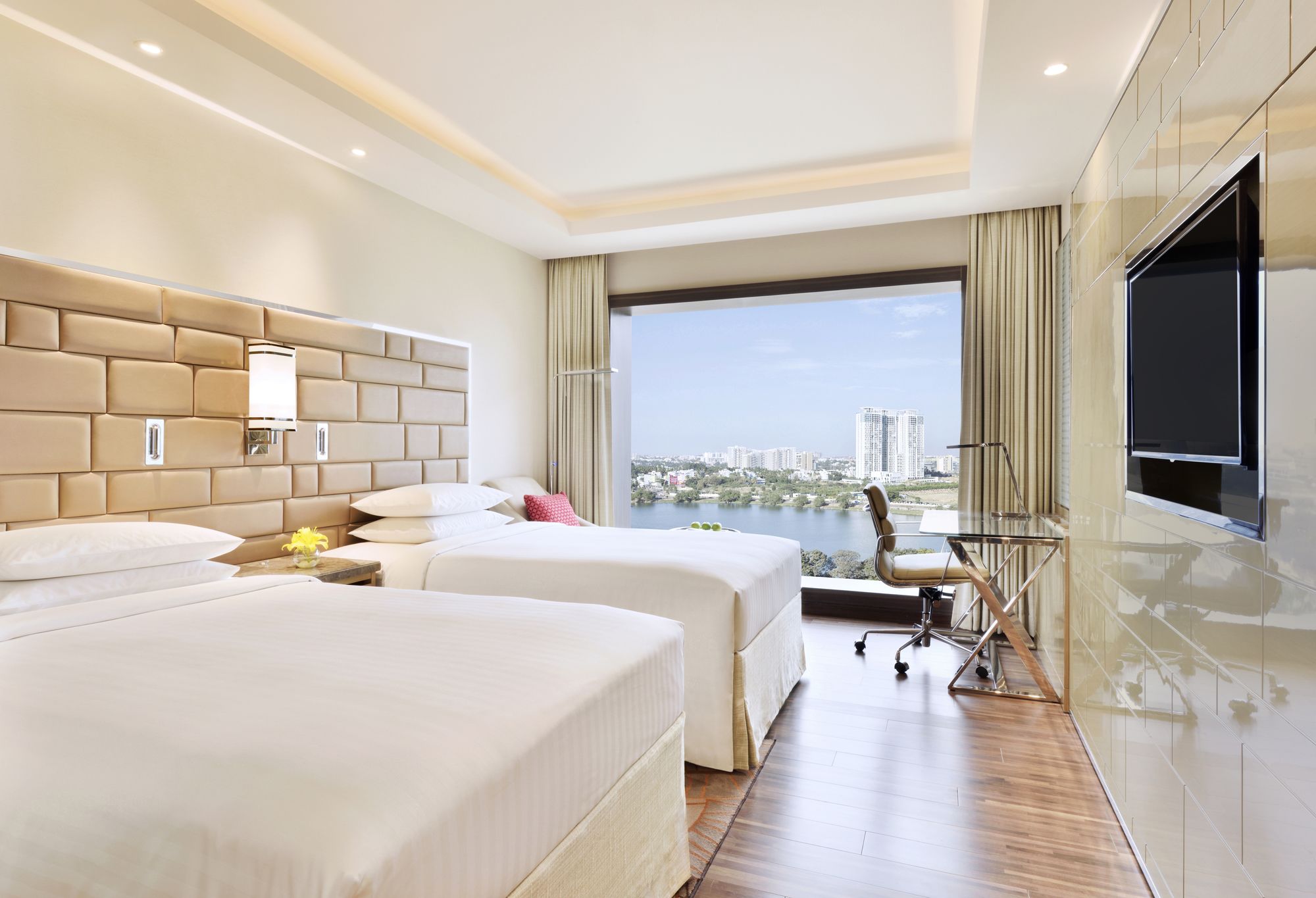 Фото Courtyard by Marriott Bengaluru Hebbal