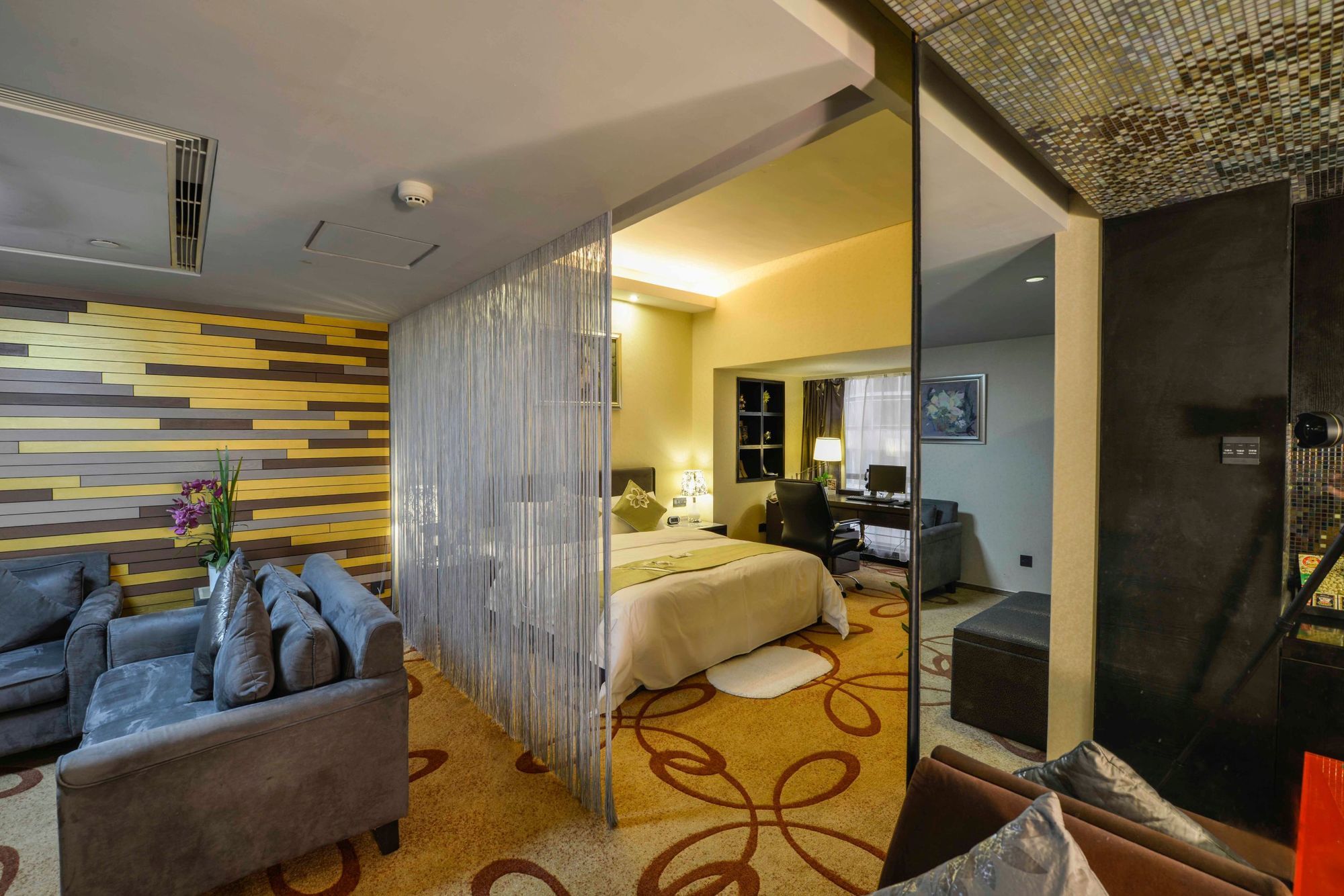 Фото Jasmine International Hotel