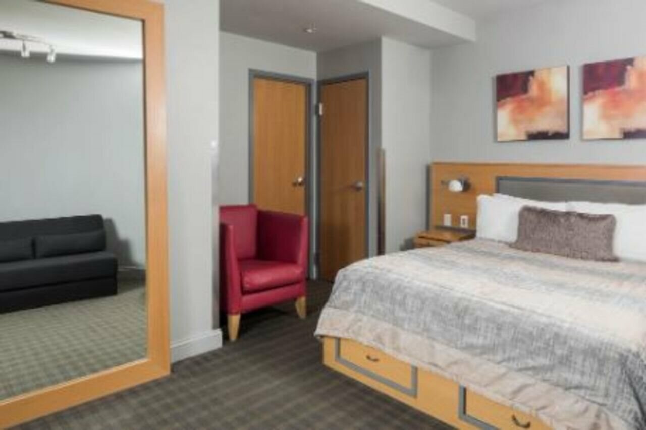 Фото Charlesmark Hotel