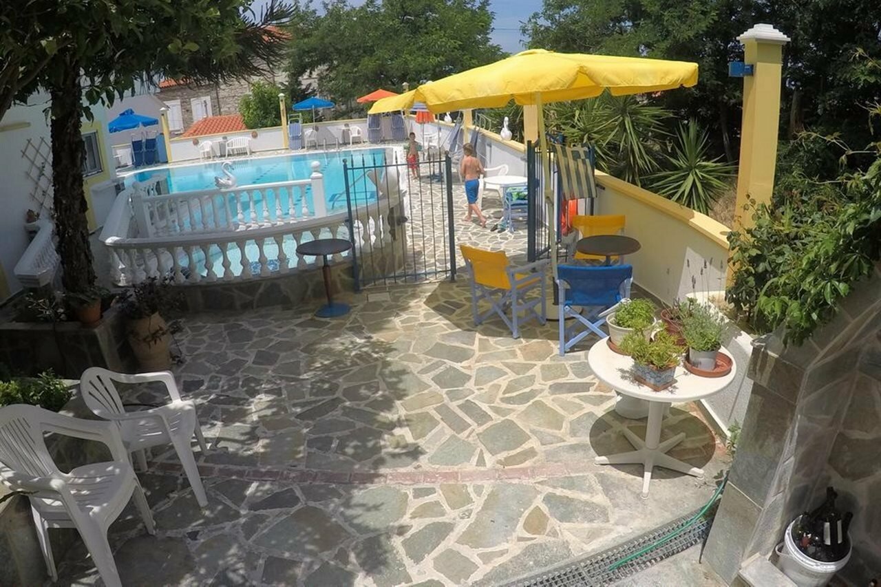 Фото Zafiria Apartments