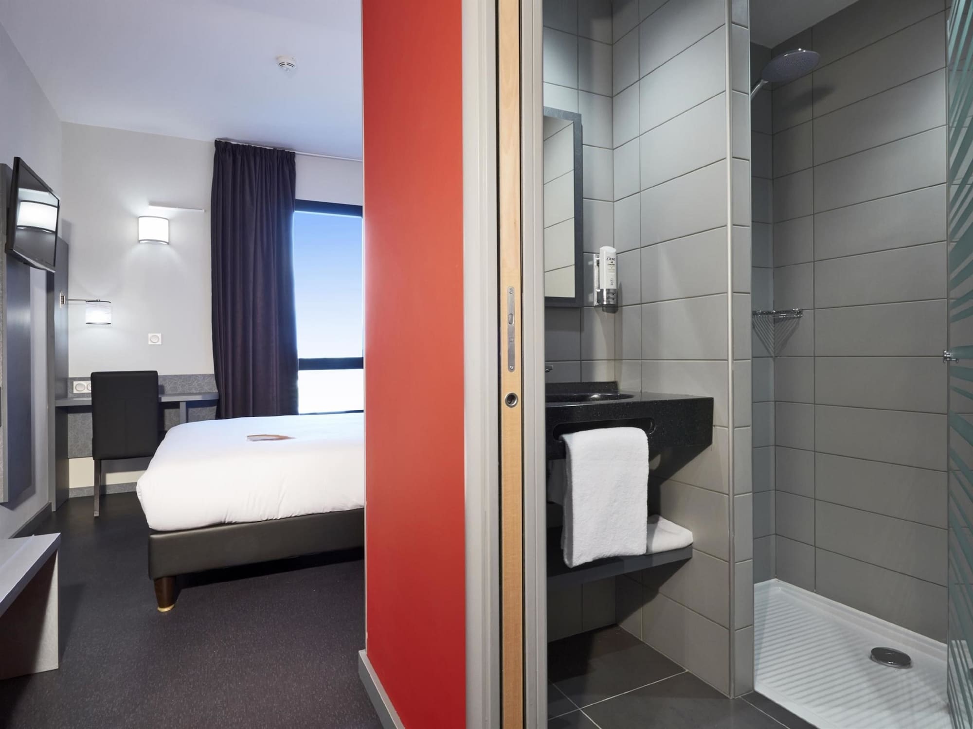 Фото Première Classe Lyon Est - Saint-Priest Eurexpo