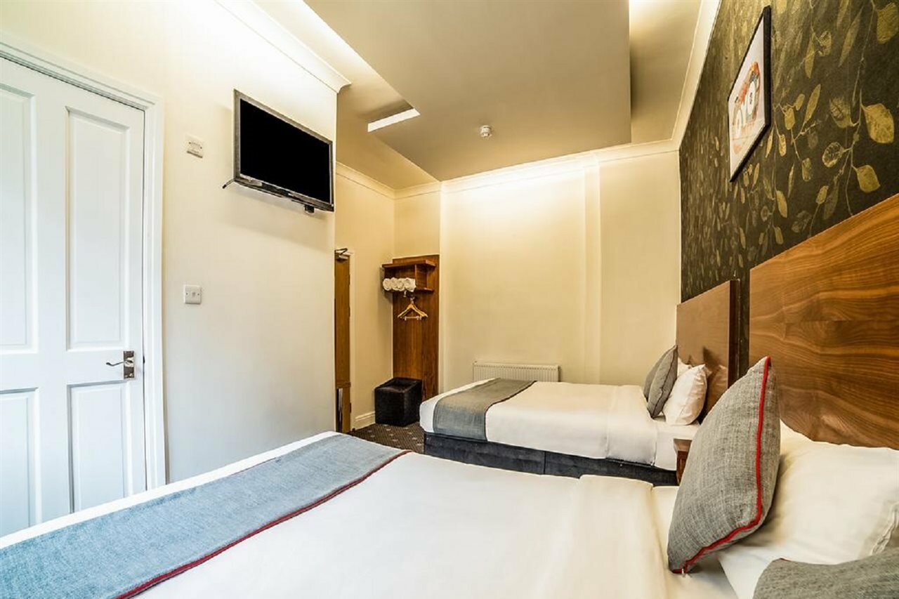 Фото The Park Hotel