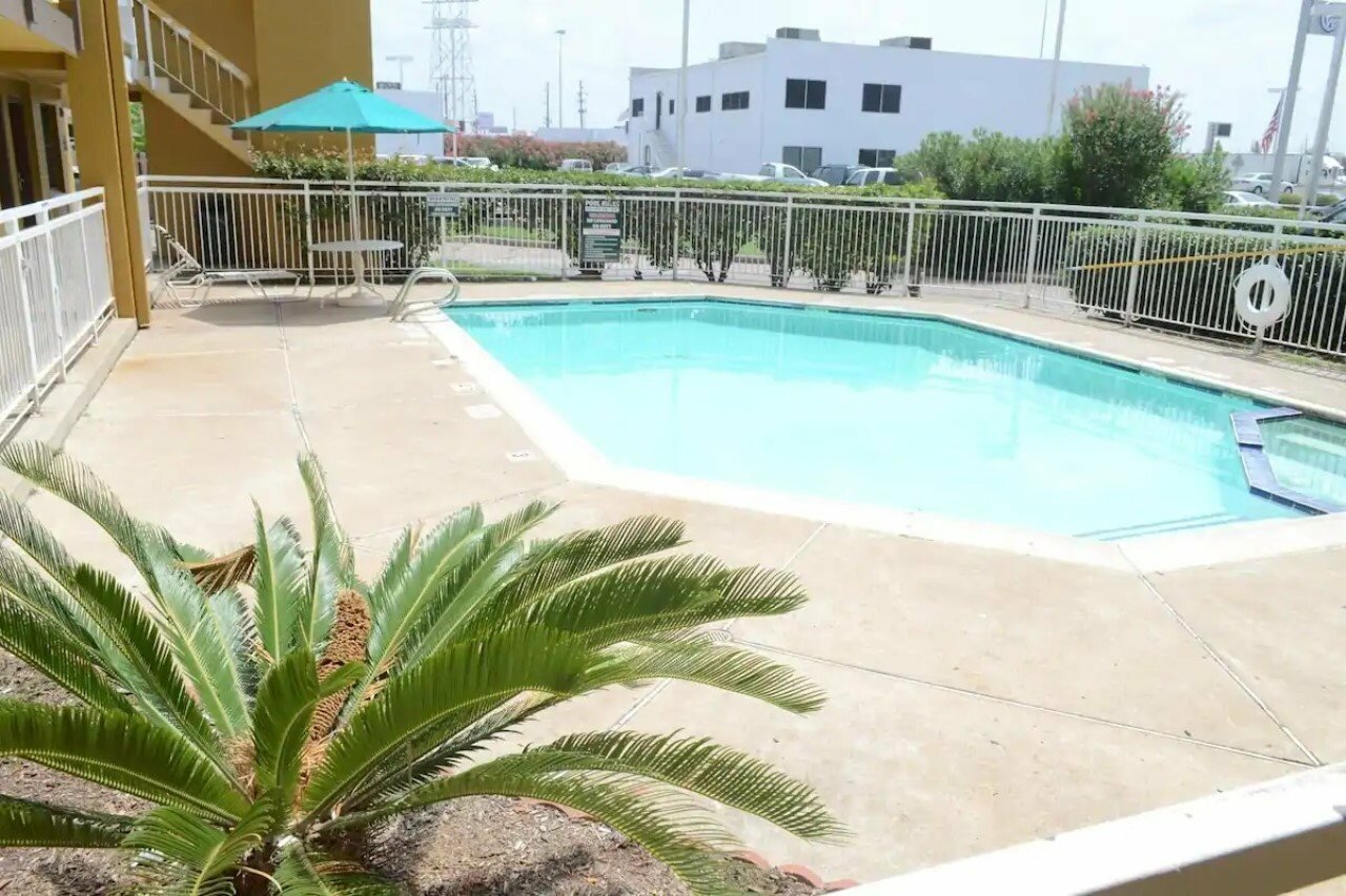 Фото America's Inn Sugarland Stafford