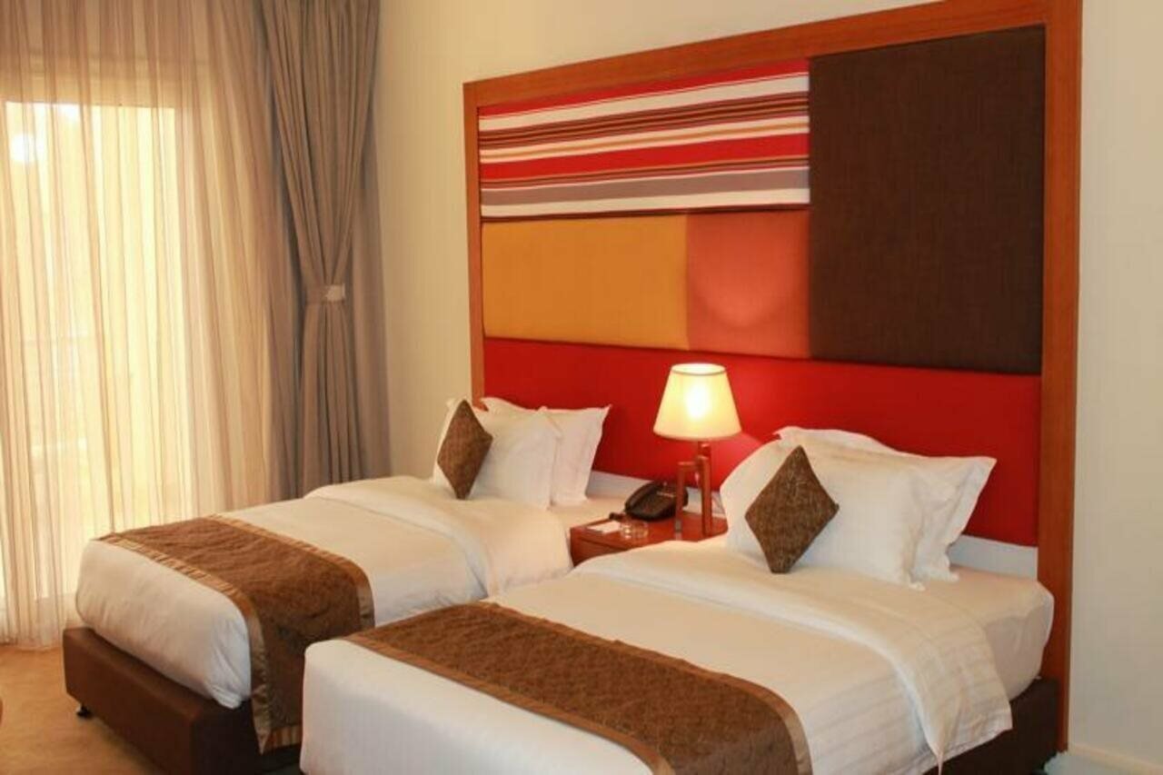 Фото Tolip Family Park Hotel