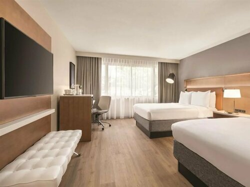 Гостиница Radisson Hotel West Sacramento в Вест Сакраменто