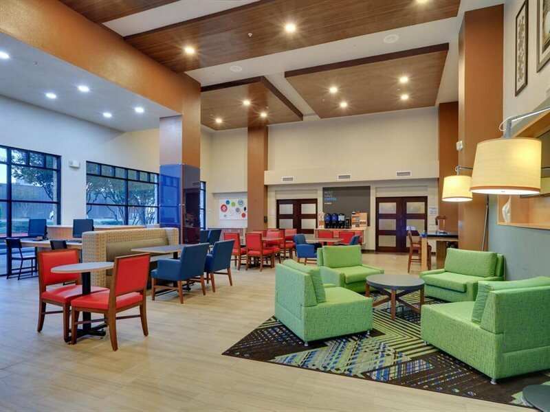 Фото Holiday Inn Express & Suites Austin Round Rock, an Ihg Hotel