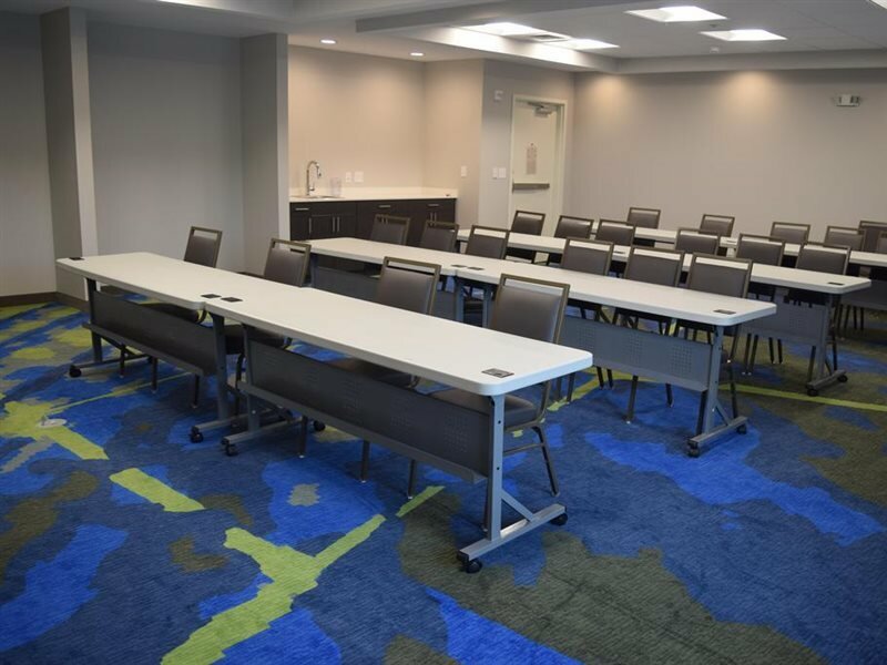 Фото Candlewood Suites Nashville - Metro Center, an Ihg Hotel