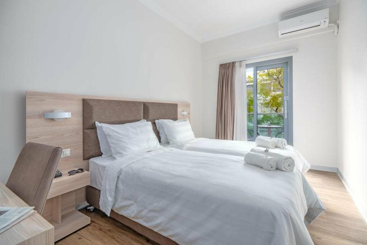 Фото Attalos Hotel