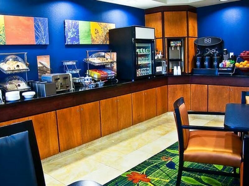Фото Fairfield Inn & Suites by Marriott Tampa Fairgrounds/Casino