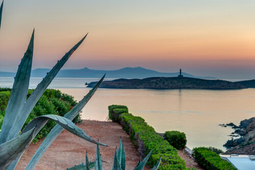 Гостиница Sunrise Beach Suites в Сиросе