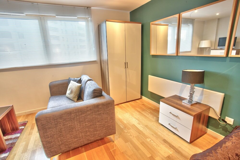 Фото Gateway Apartments