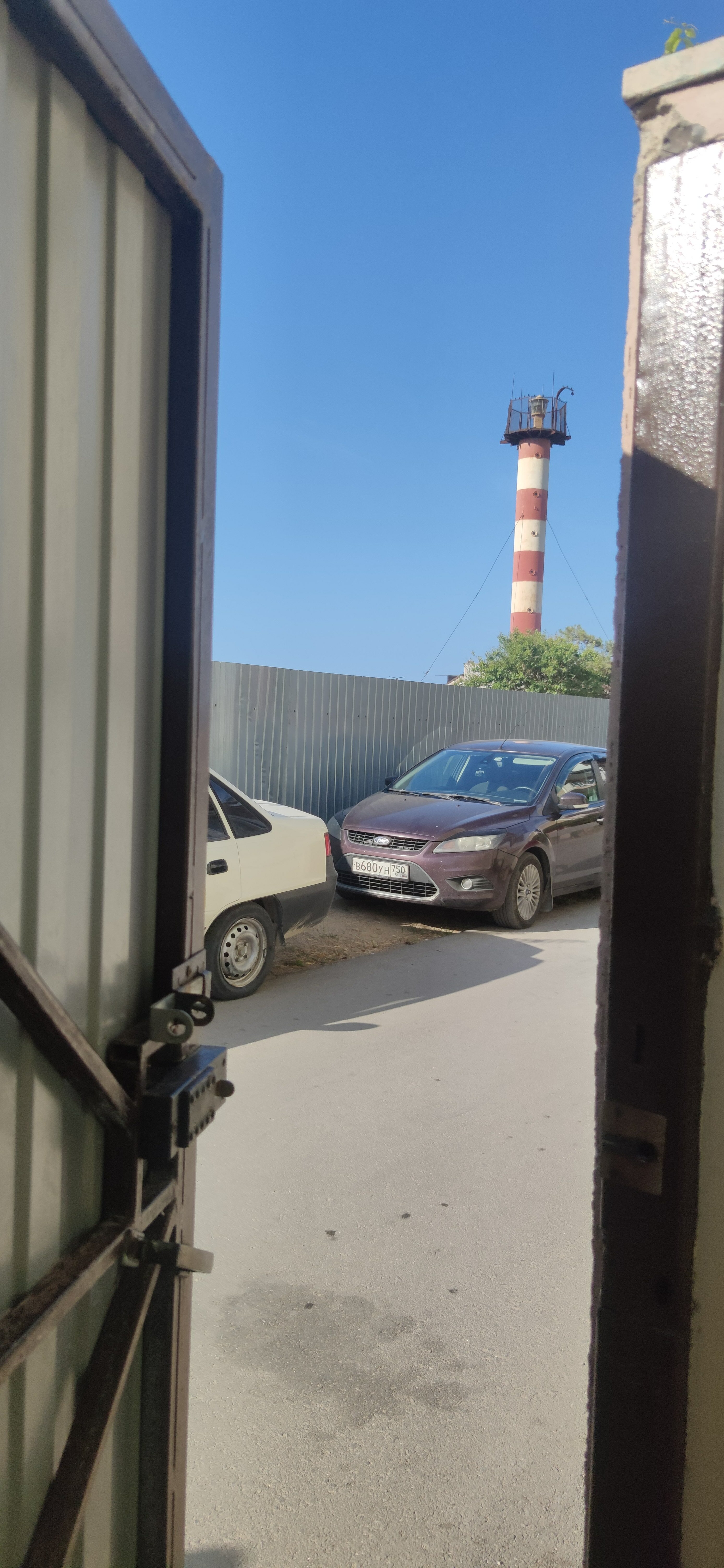 Фото Зеленый дом у маяка