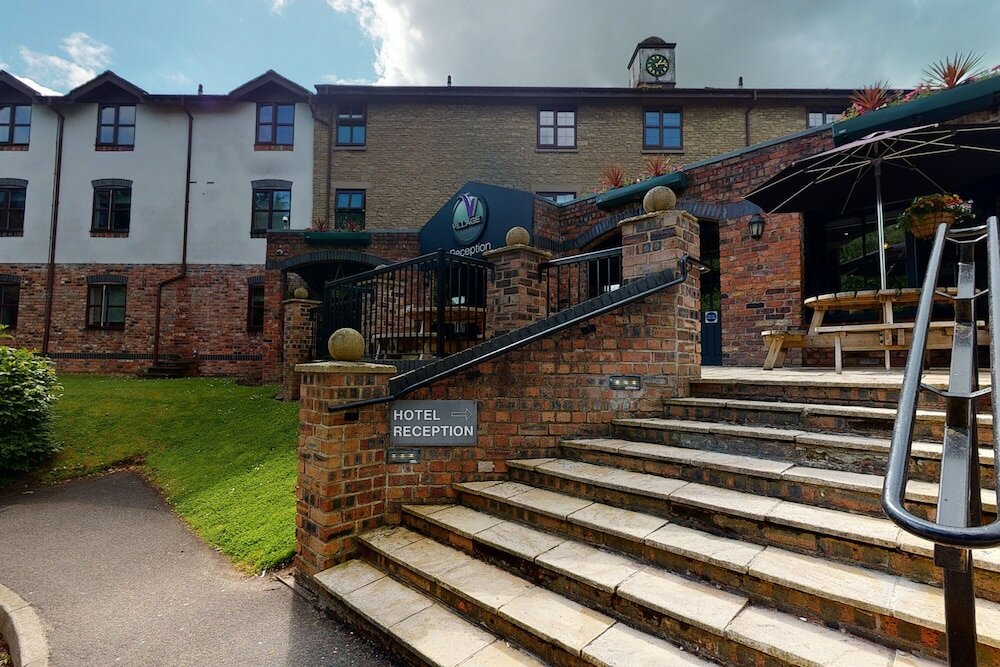 Фото Village Hotel Liverpool