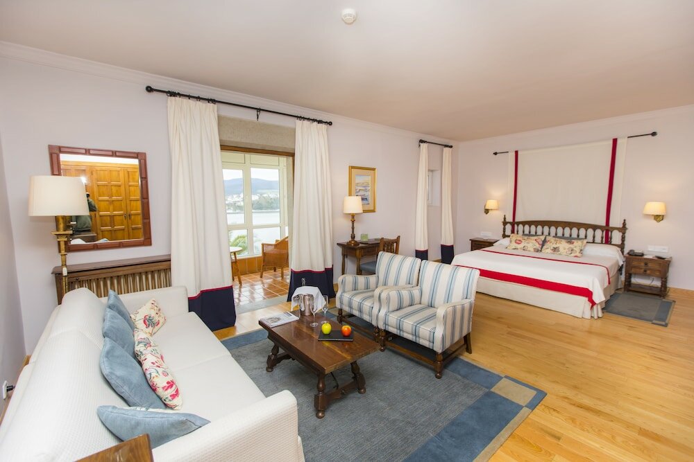 Фото Parador De Ribadeo Lugo