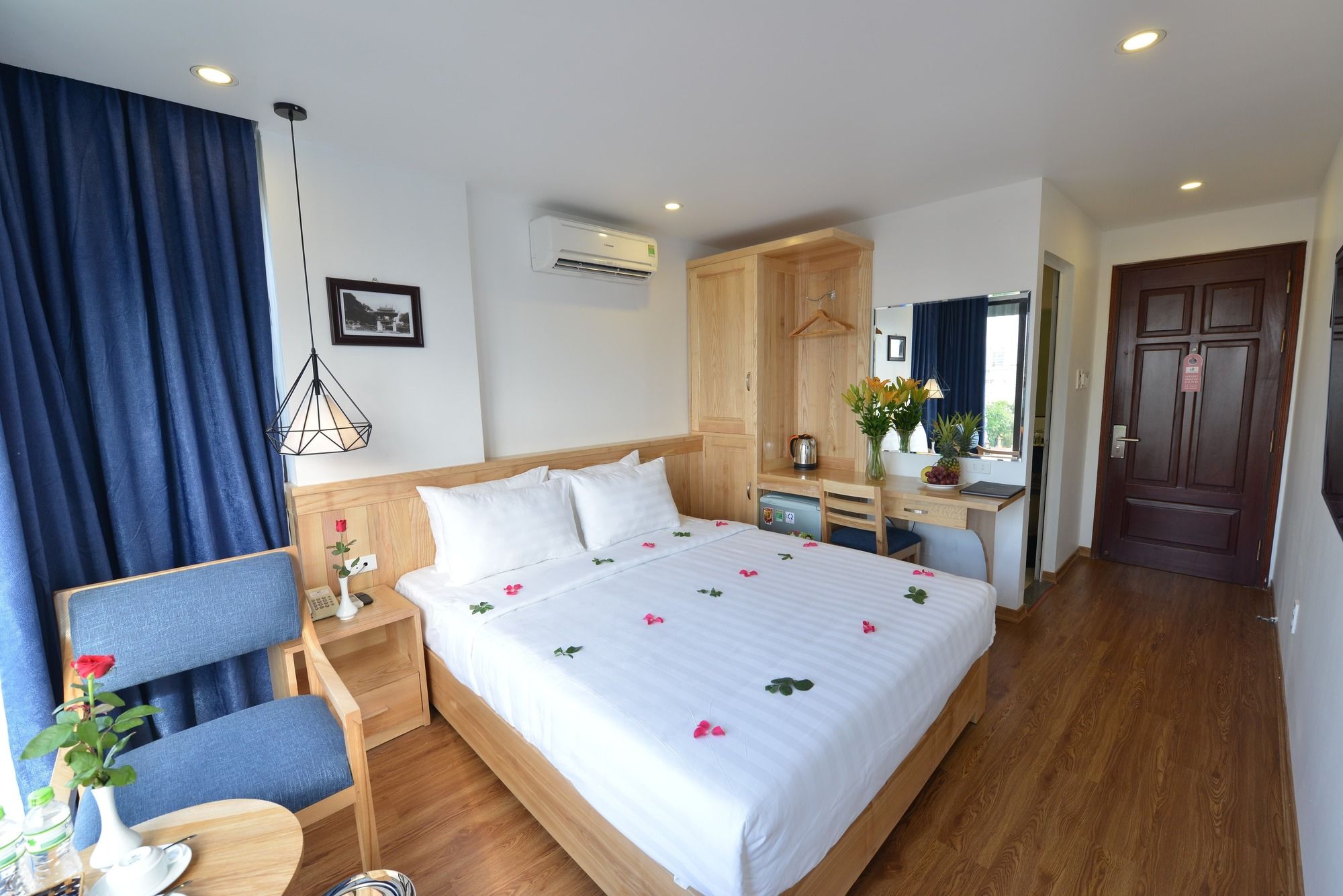 Фото Blue Ha Noi Inn Legend Hotel