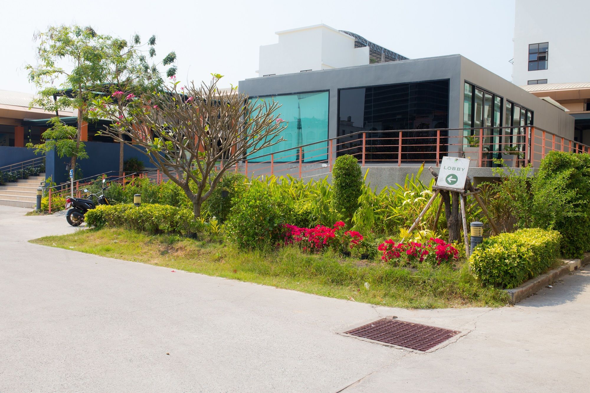 Фото Woraburi Pattaya Resort & SPA