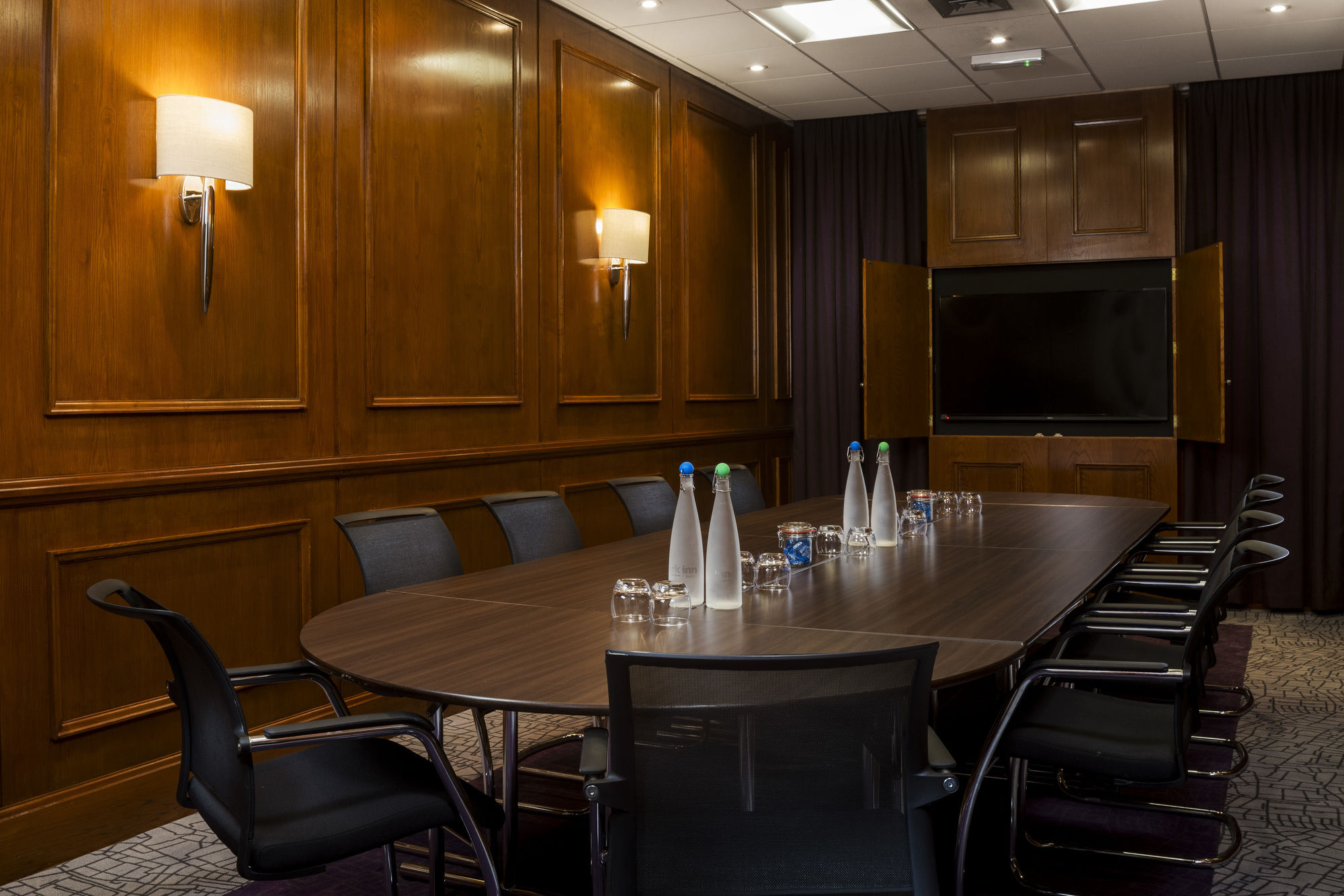 Фото Mercure Telford Centre Hotel