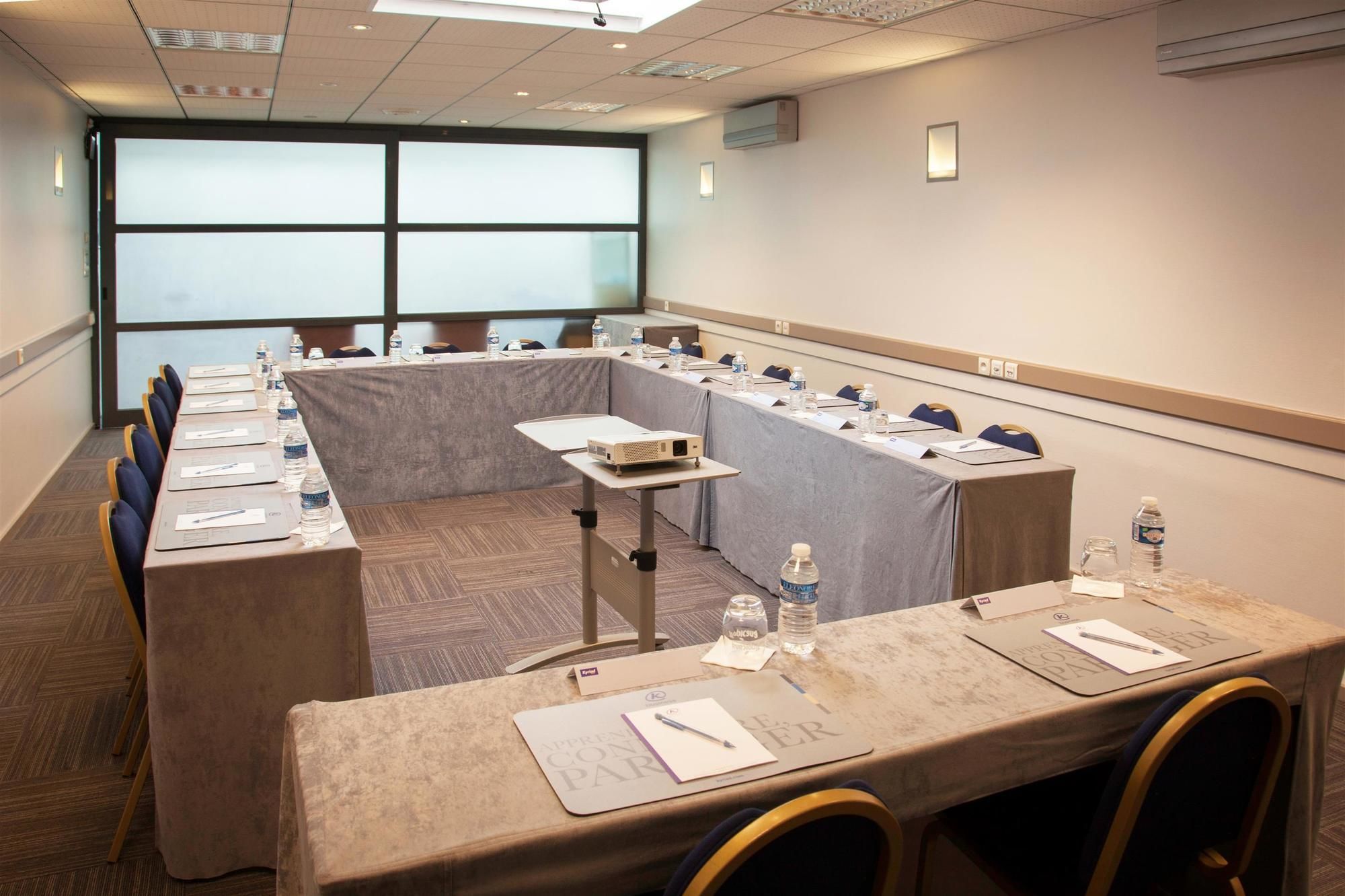 Фото Kyriad Vannes centre-ville