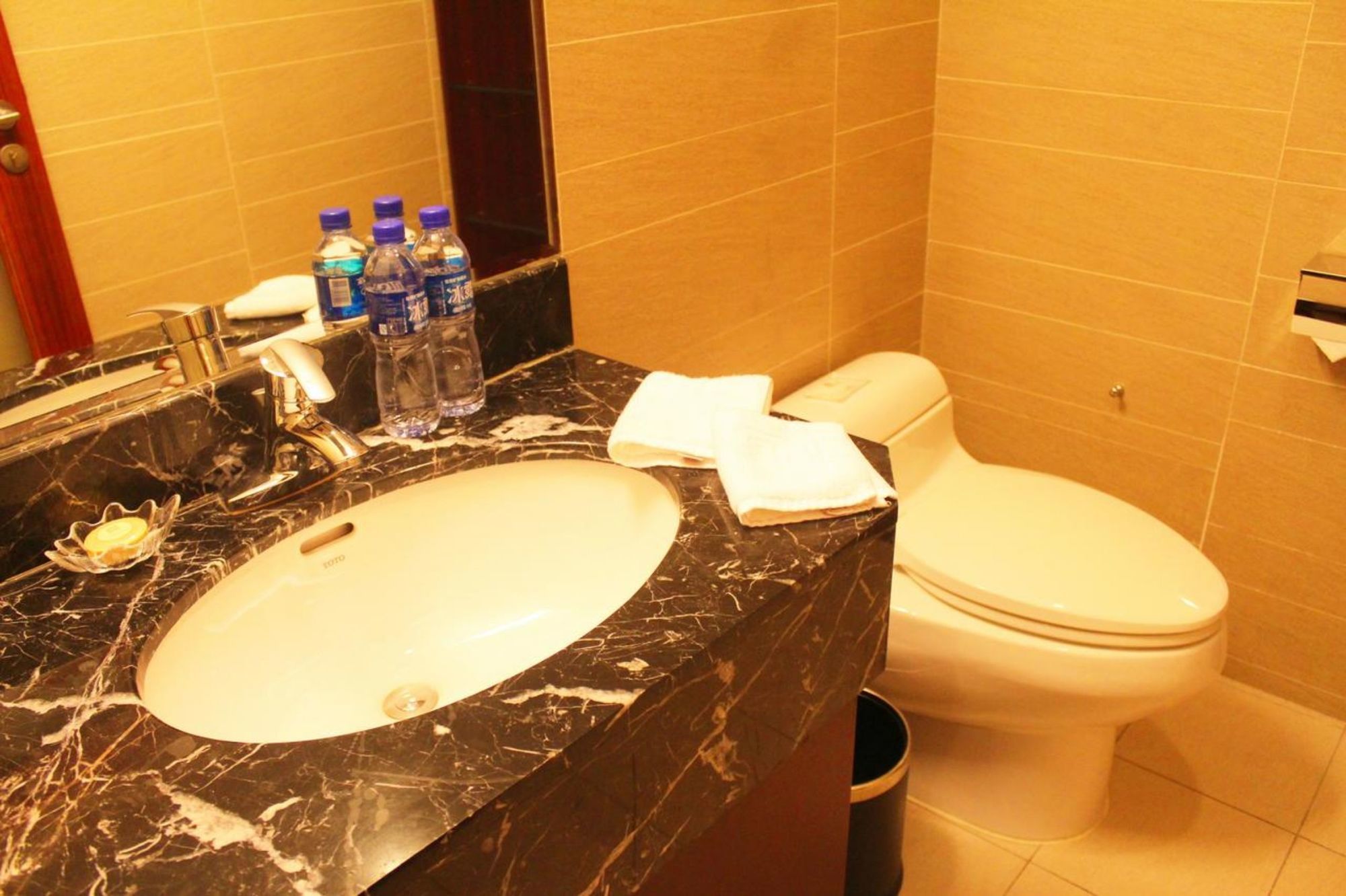 Фото Beijing Broadcasting Tower Hotel