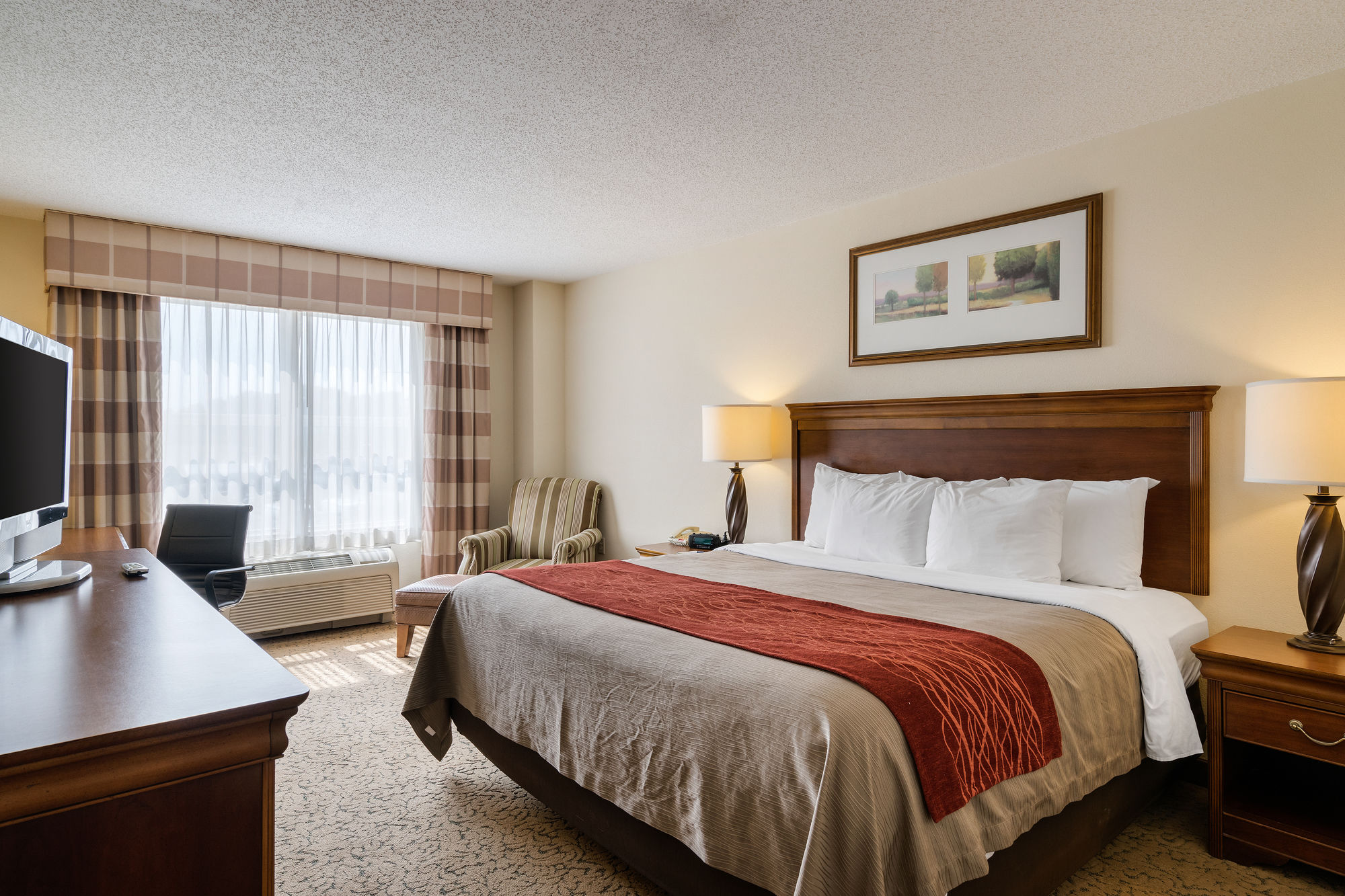 Фото Comfort Inn & Suites