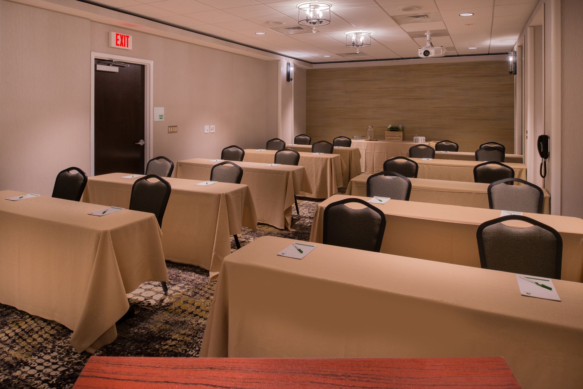 Фото DoubleTree by Hilton Raleigh Crabtree Valley