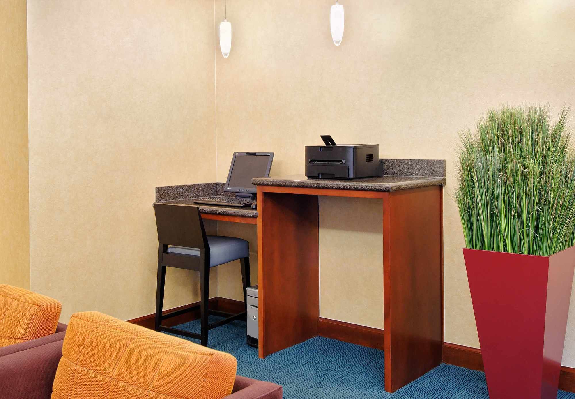 Фото Residence Inn by Marriott Tampa at USF/Medical Center