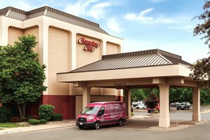 Гостиница Hampton Inn Des Moines-Airport