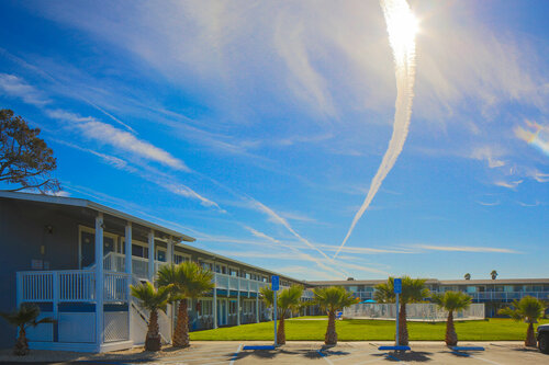 Гостиница San Simeon Lodge в Сан-Симеоне