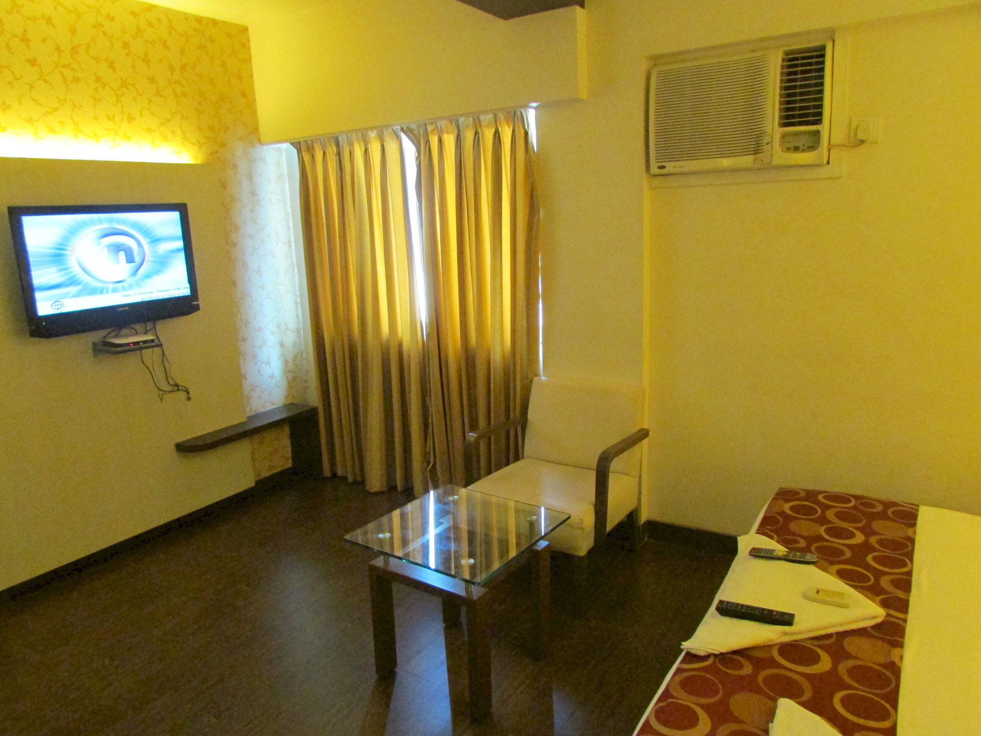 Фото Hotel Mourya Residency