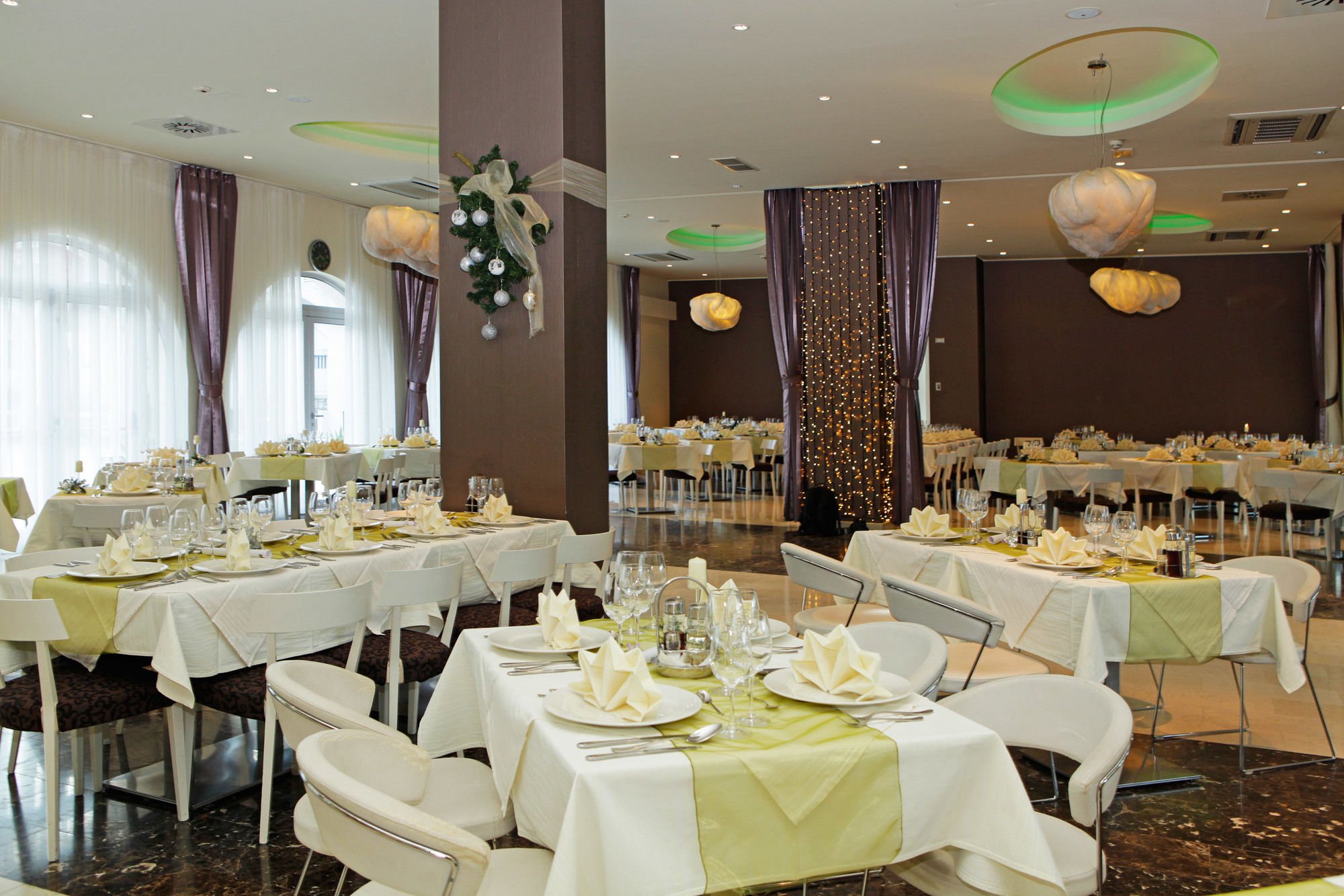 Фото Hotel Korkyra