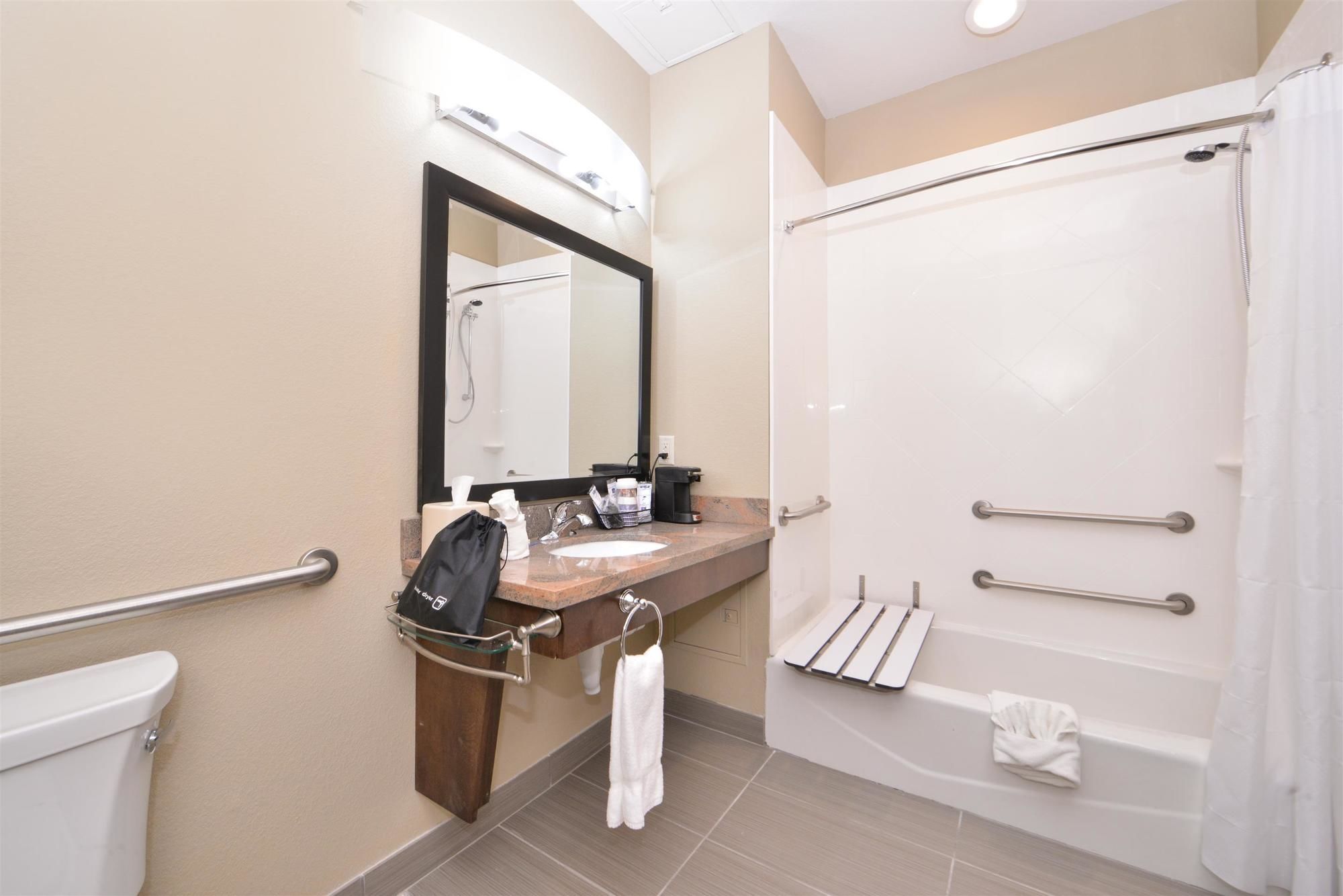 Фото Best Western Plus Fort Stockton Hotel