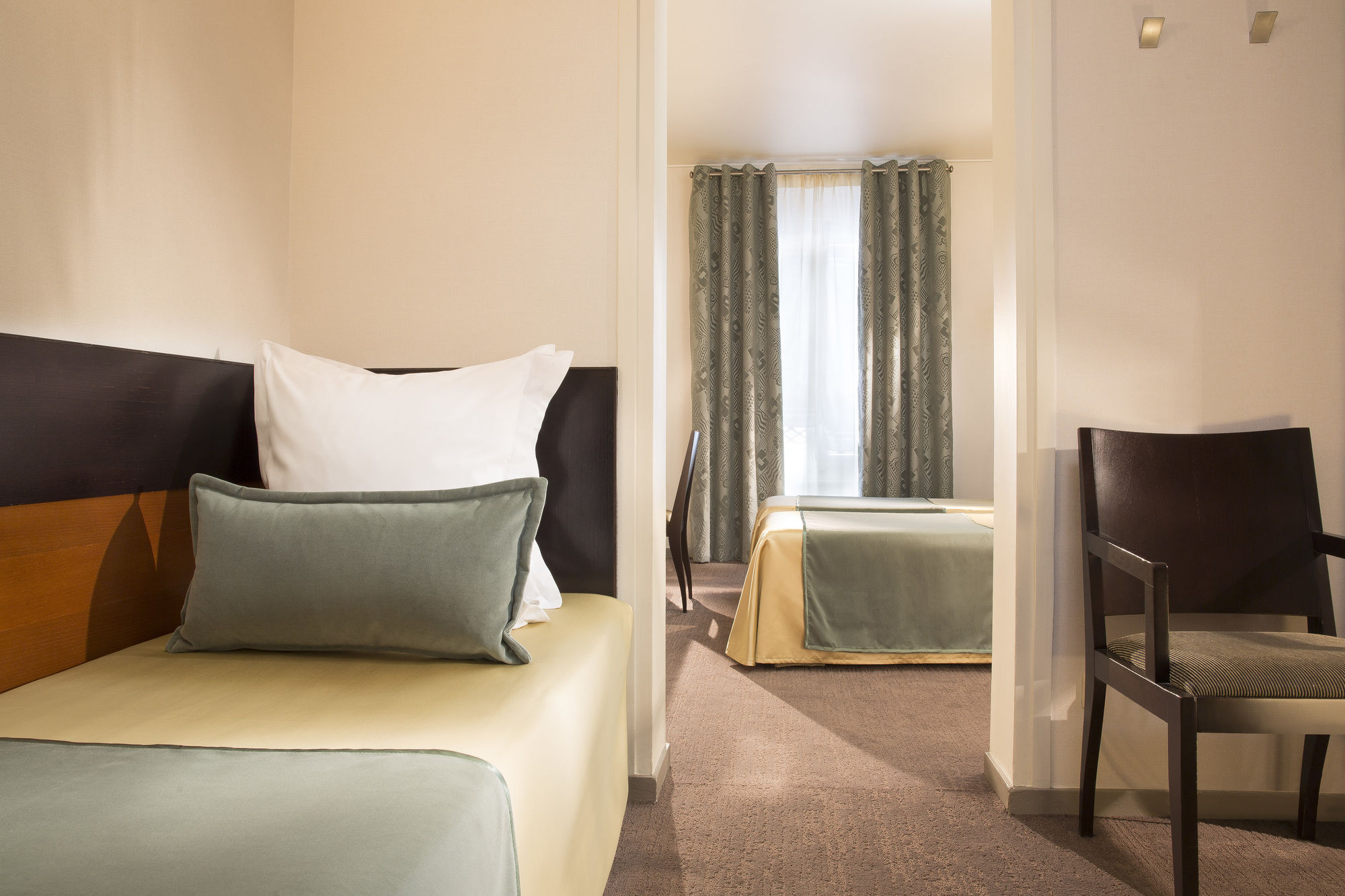 Фото Hôtel Raspail Montparnasse