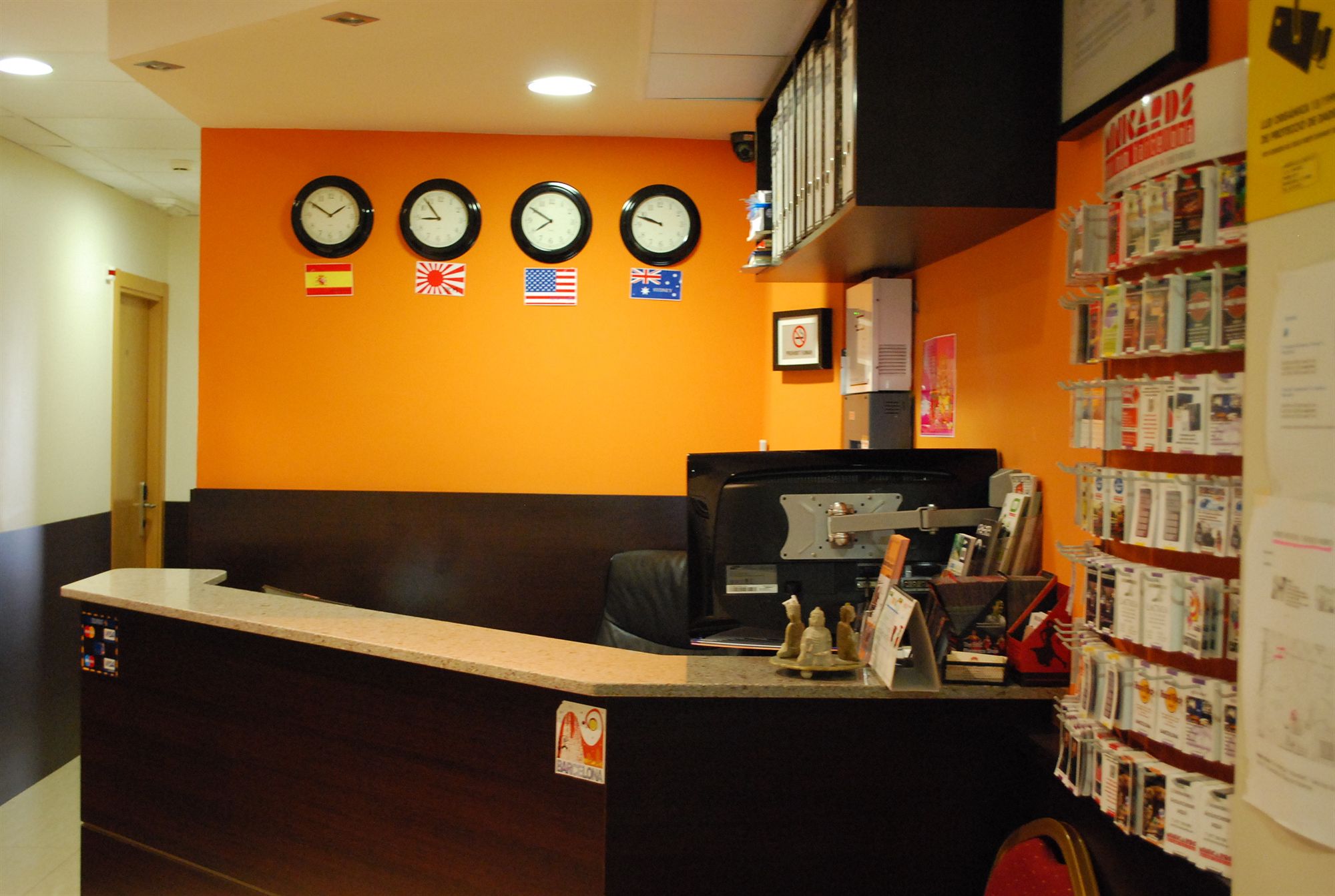 Фото Hostal Las Flores