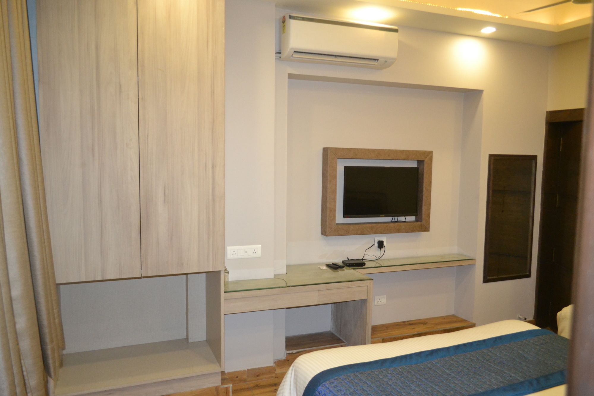 Фото Hotel Merry Gold