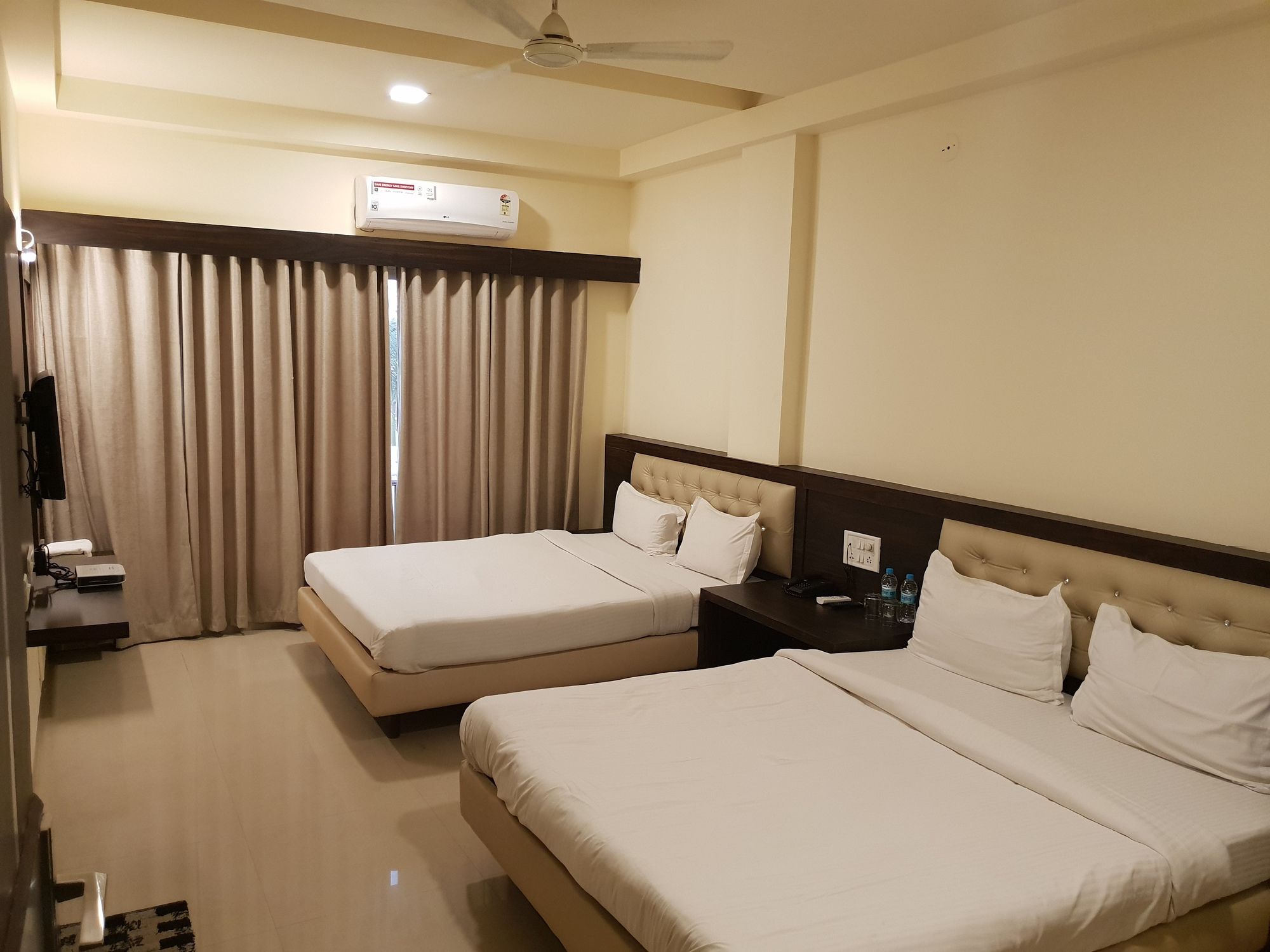 Фото Hotel Mittal Avenue & Paradise