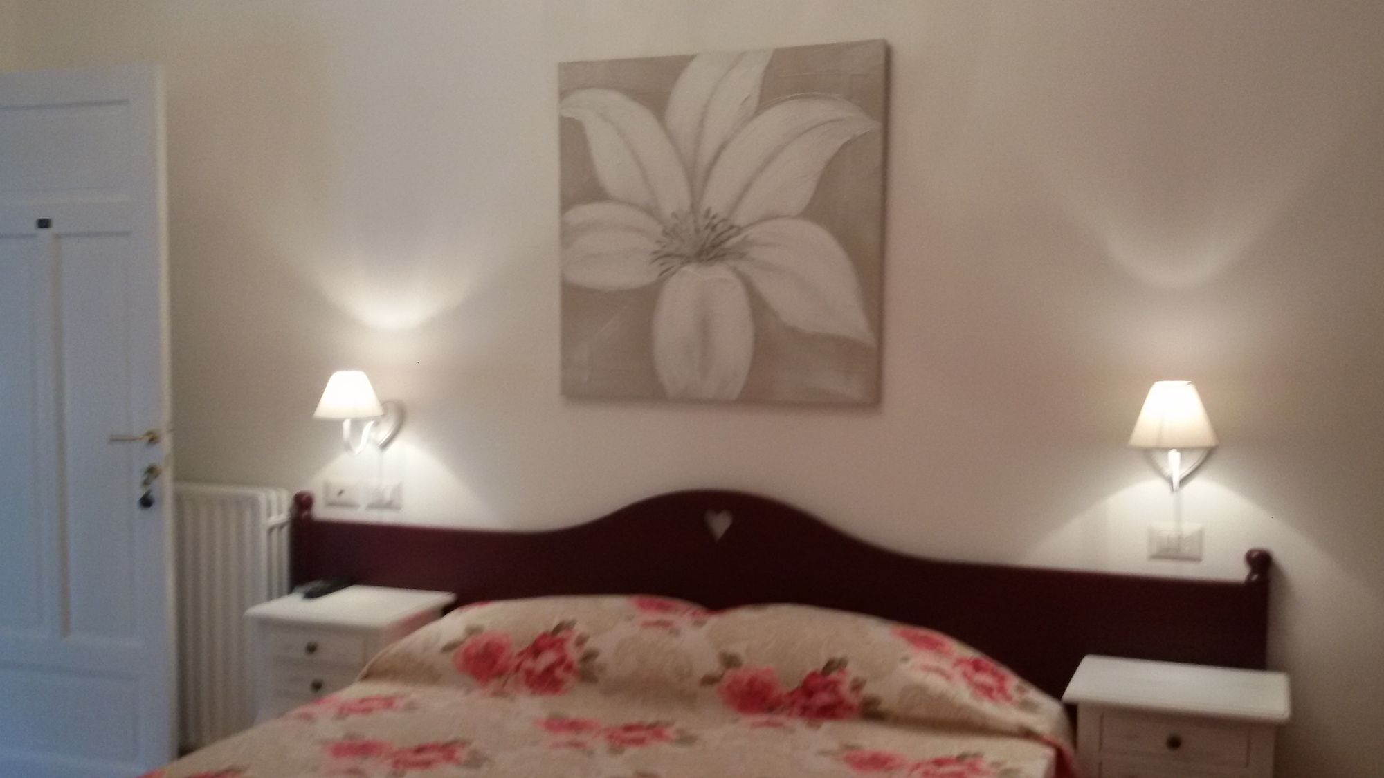 Фото Hotel La Scogliera