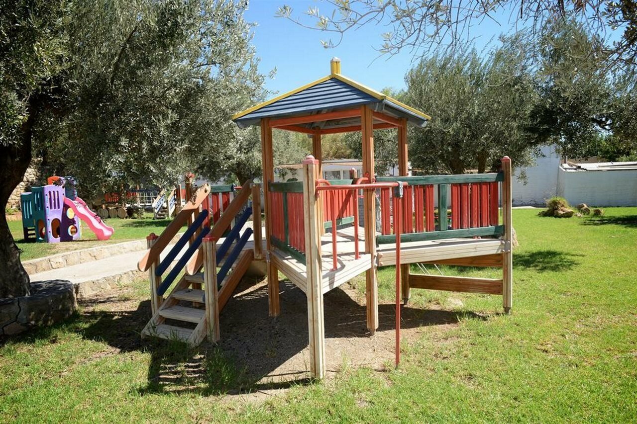 Фото Ellia Hotel