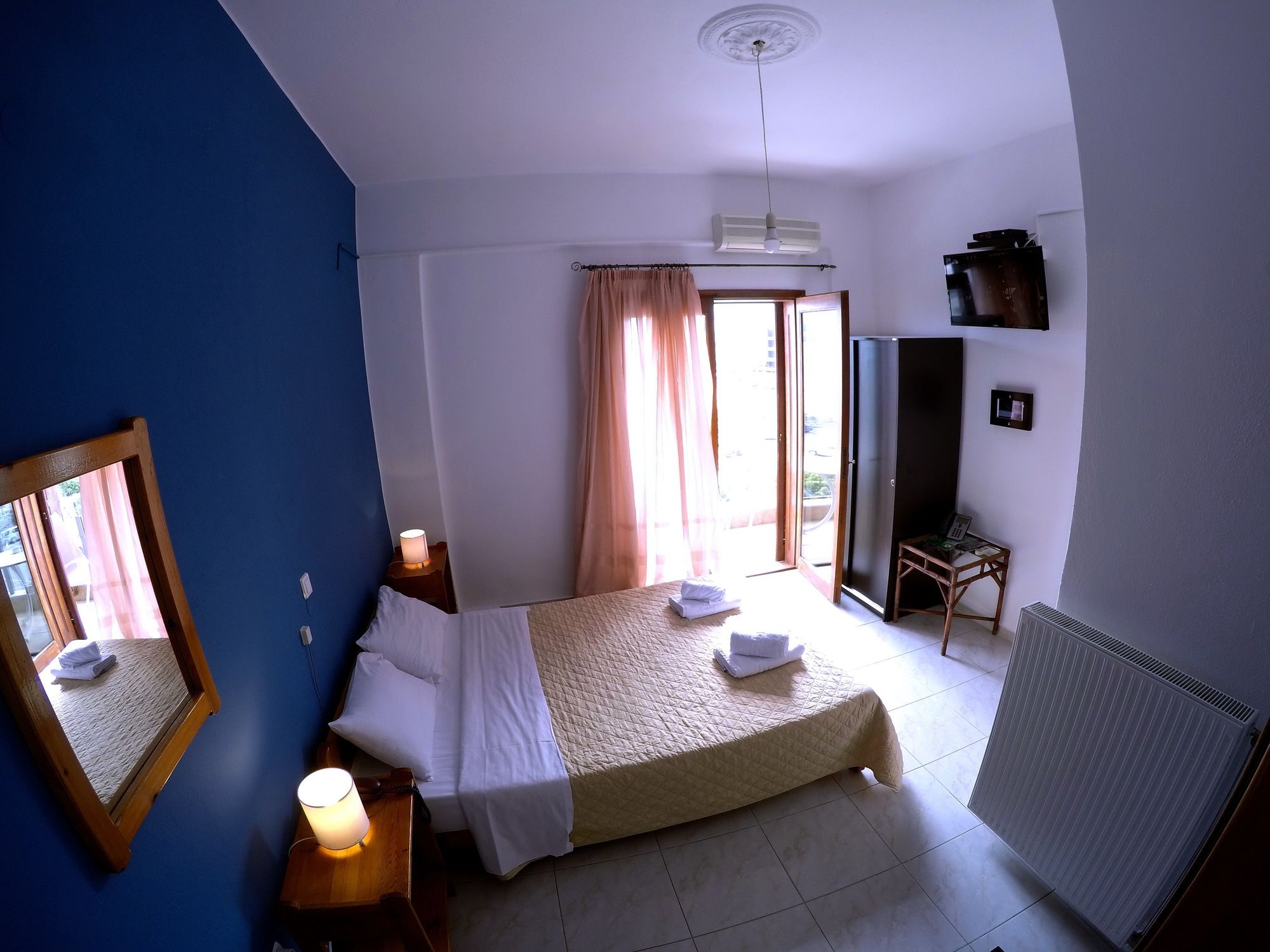 Фото Atlantis Hotel