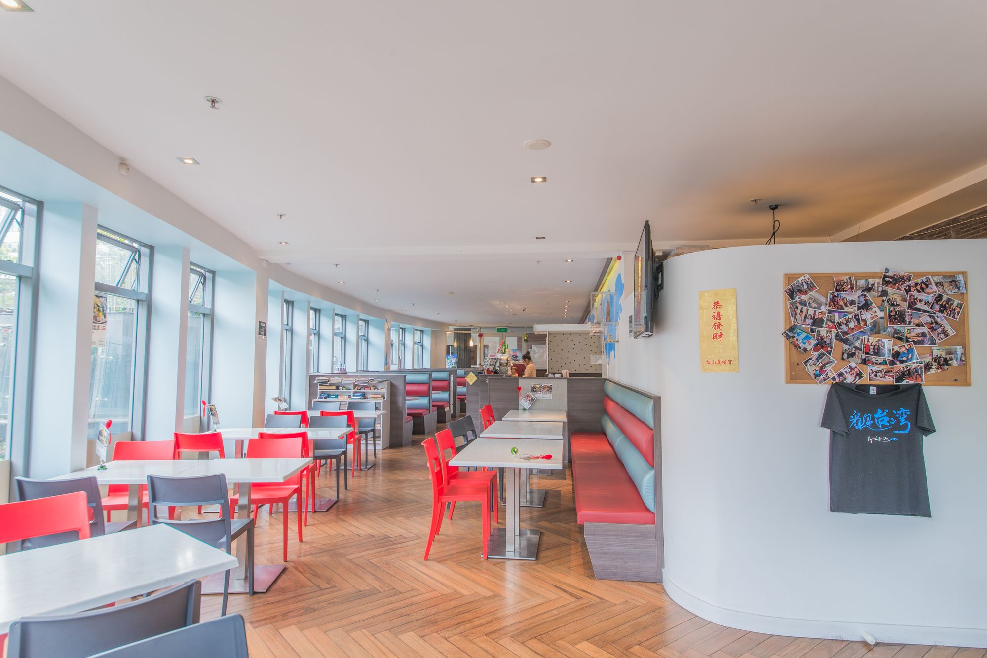 Фото Empire Apartments