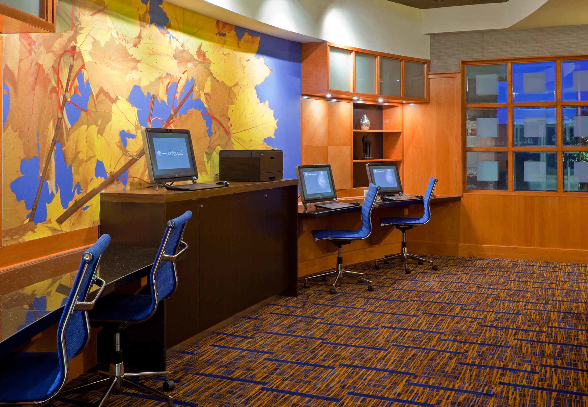 Фото Courtyard by Marriott Toronto Vaughan