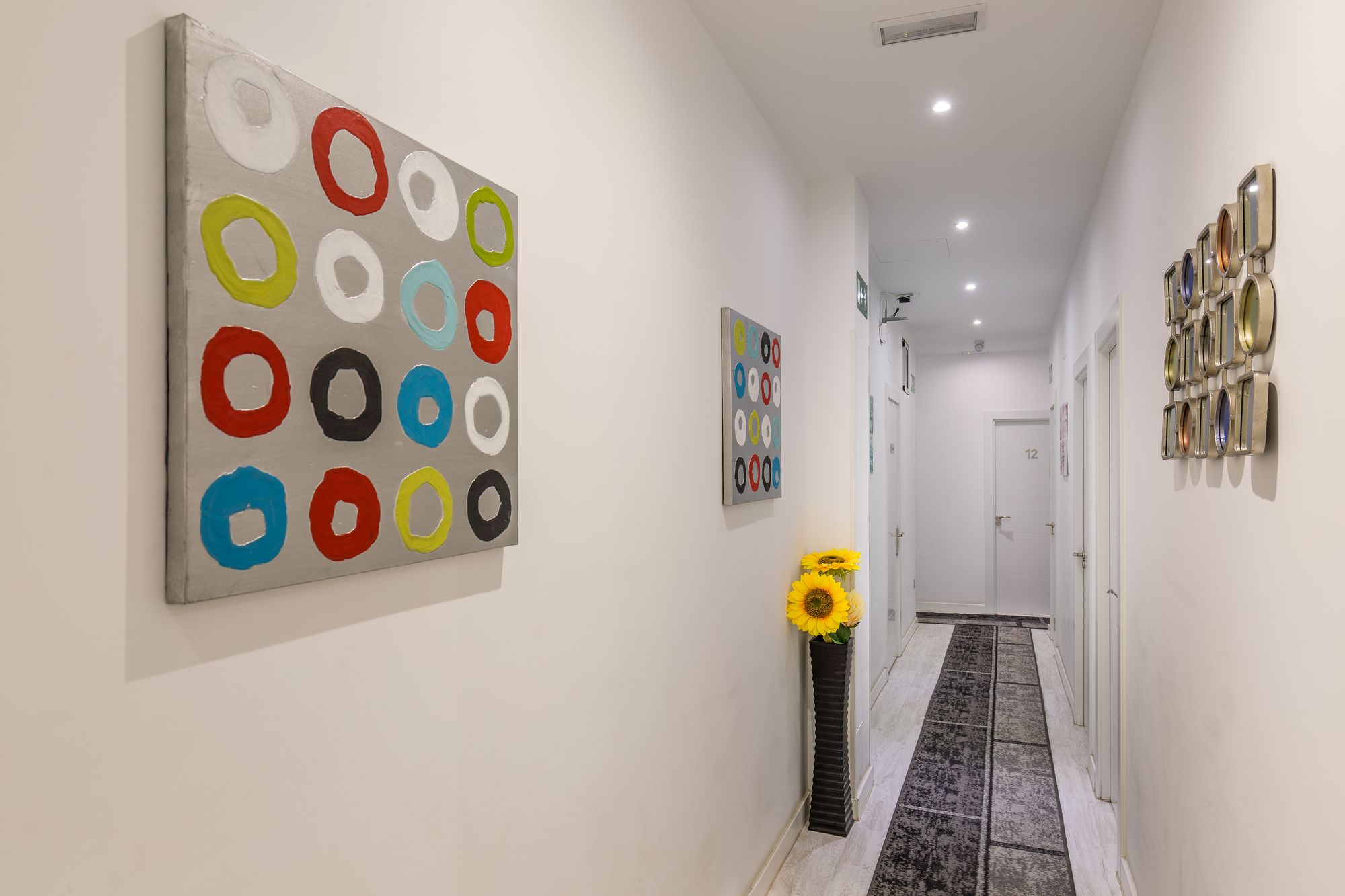 Фото Hostal Met Madrid