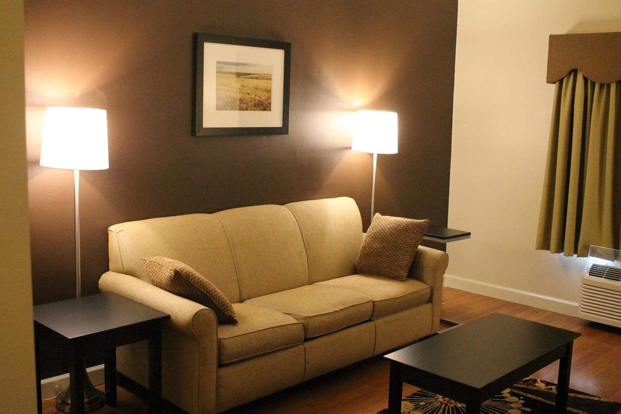 Фото Best Western Plus Des Moines West Inn & Suites