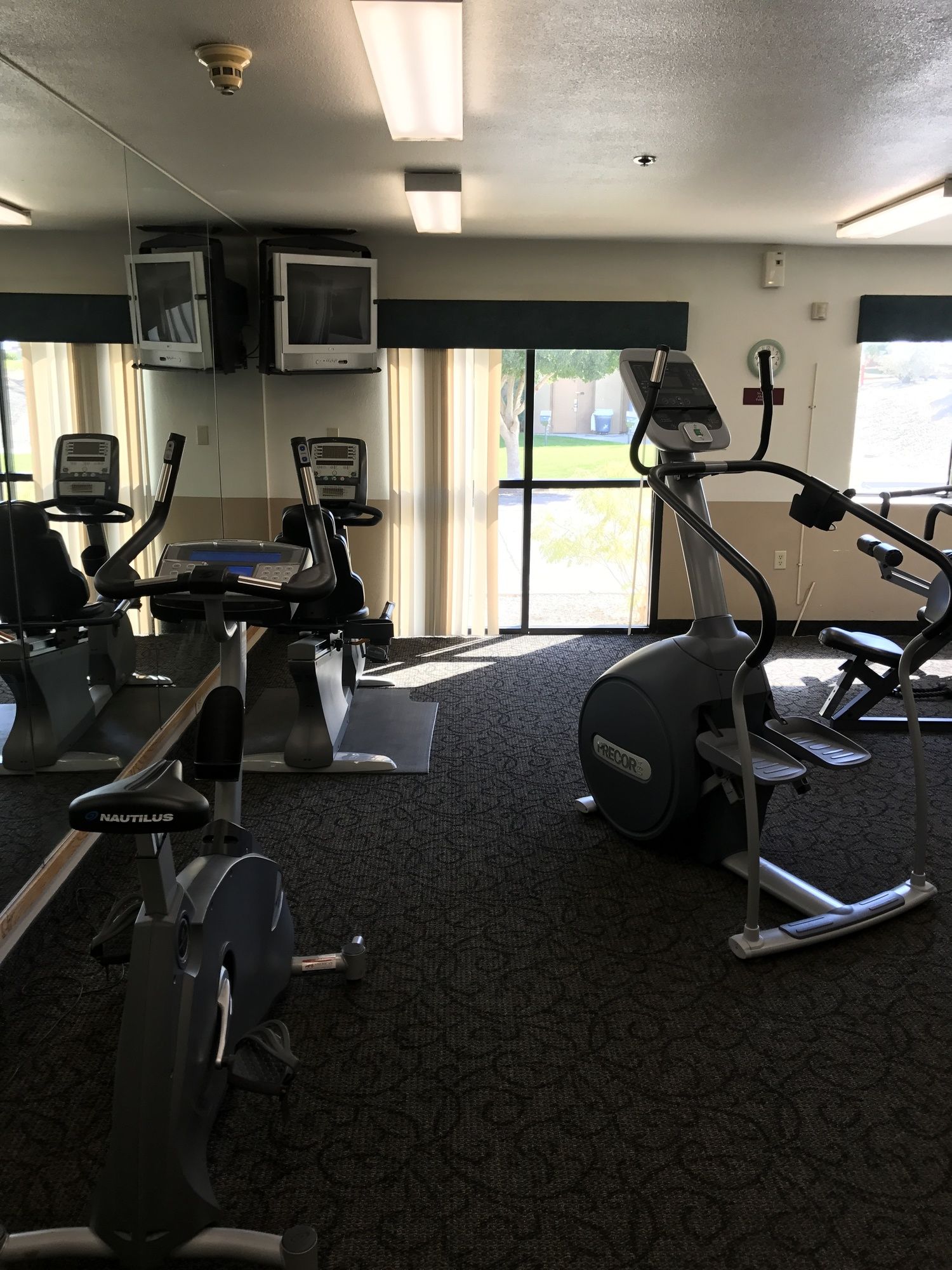 Фото Travelodge by Wyndham Yuma