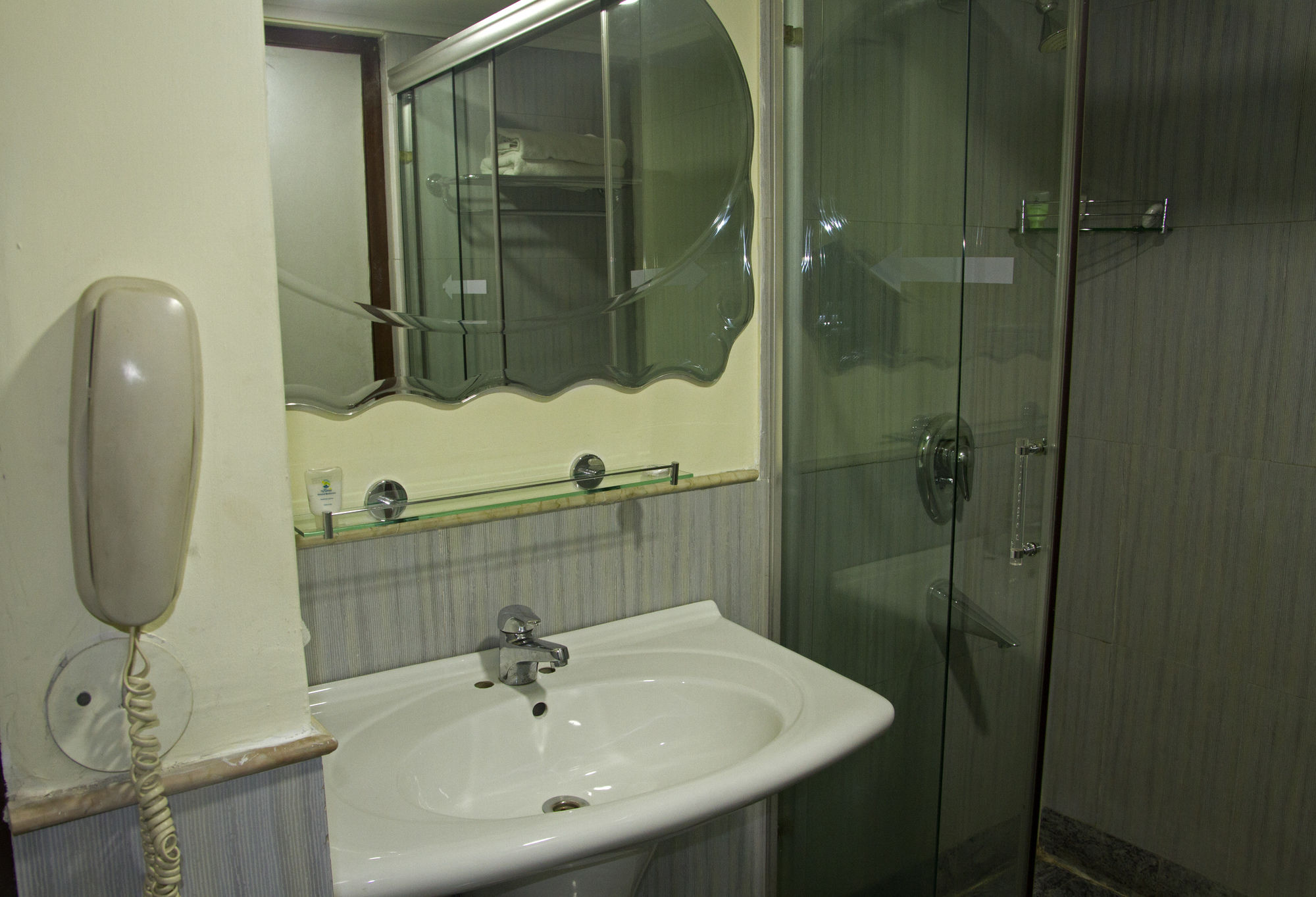 Фото The Residency Hotel